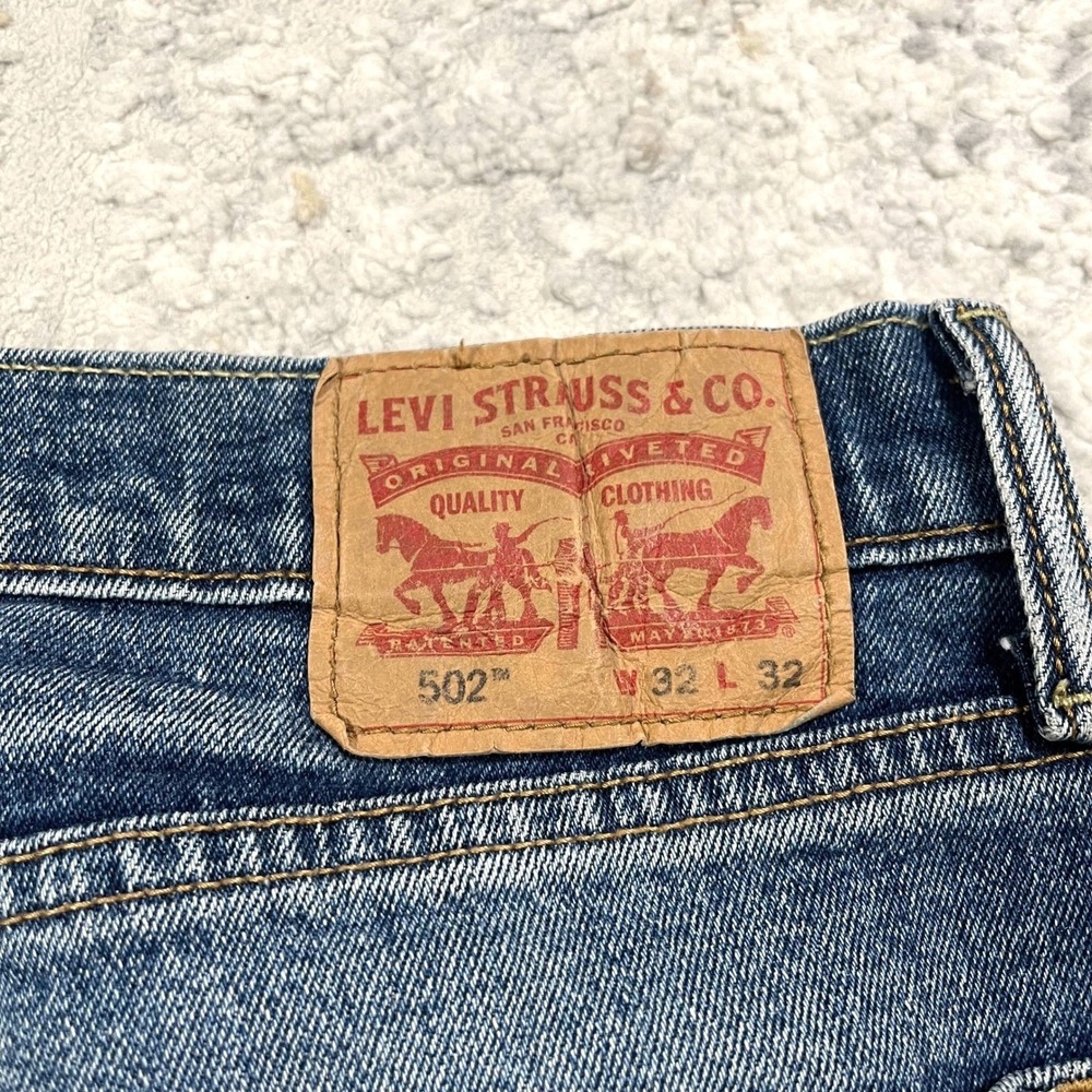 Levis 502 Mens Shorts Size 32 Blue Denim Cutoff Jean Raw Hem Faded Distressed - Picture 3 of 10